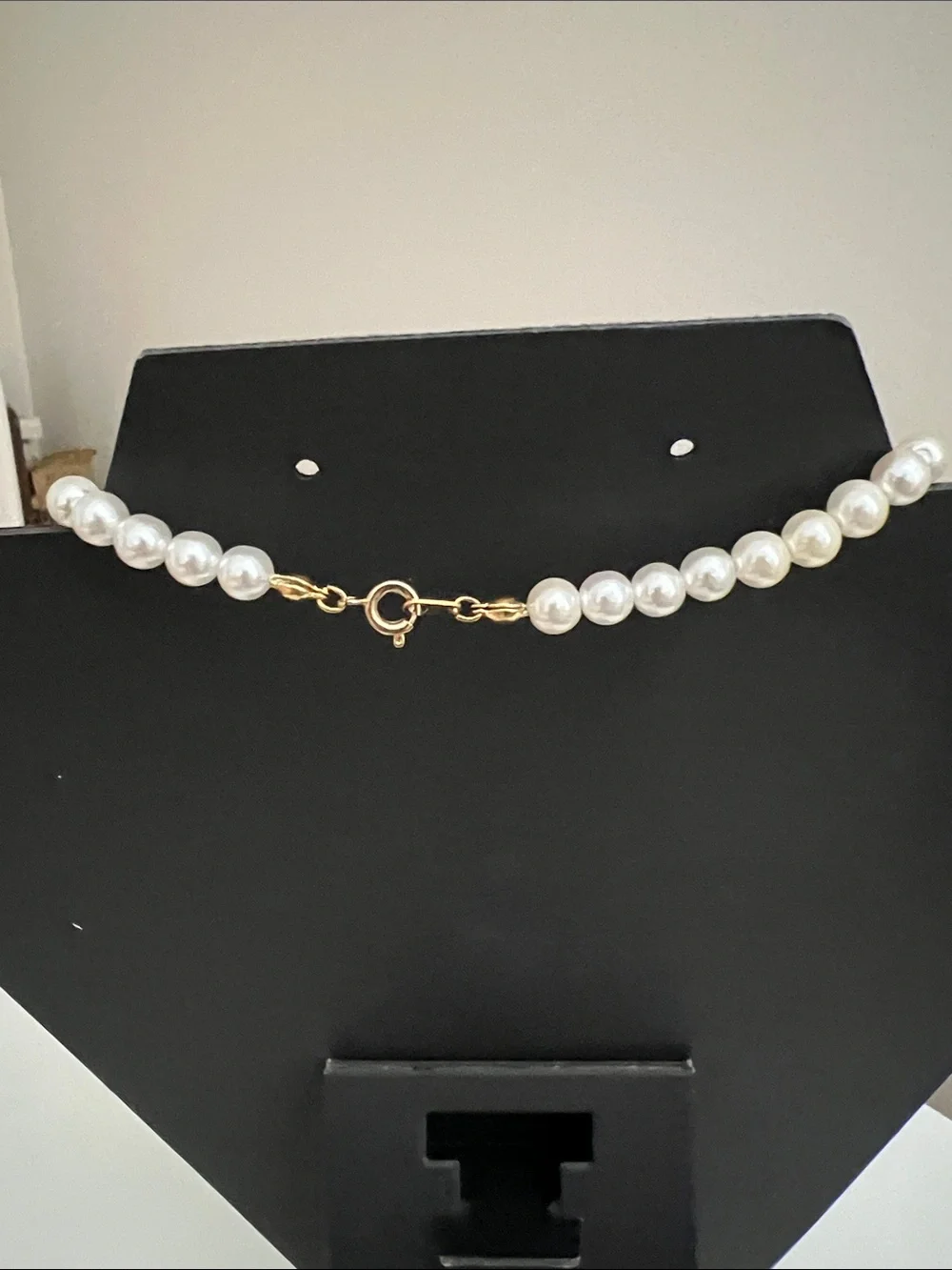 Lustrous White Faux Pearl Necklace - Vintage